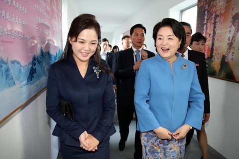 Chờ hai đệ nhất phu nhân Mỹ - Triều gặp nhau ở Hà Nội - Ảnh 3. Chờ hai đệ nhất phu nhân Mỹ - Triều gặp nhau ở Hà Nội - Ảnh 3.