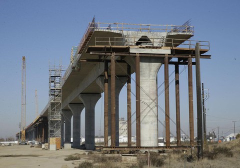 Bị California kiện, chính quyền ông Trump đòi lại ngân sách đã cấp - Ảnh 1. Bị California kiện, chính quyền ông Trump đòi lại ngân sách đã cấp - Ảnh 1.