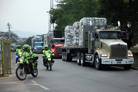 Quân đội Venezuela chặn biên giới biển ngăn hàng cứu trợ - Ảnh 1. Quân đội Venezuela chặn biên giới biển ngăn hàng cứu trợ - Ảnh 1.