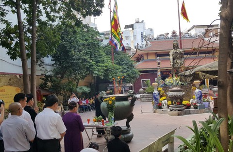 An vị lư hương tượng đài Trần Hưng Đạo tại đền thờ Đức Thánh Trần - Ảnh 1. An vị lư hương tượng đài Trần Hưng Đạo tại đền thờ Đức Thánh Trần - Ảnh 1.