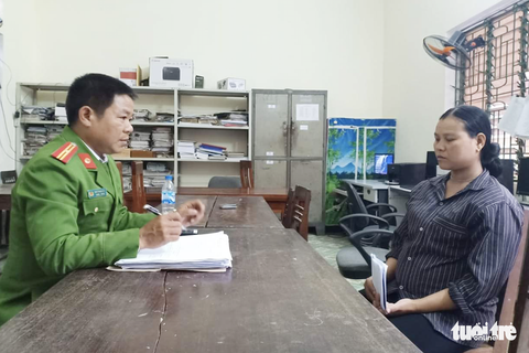 Khởi tố hai người đưa phụ nữ mang thai vượt biên bán con - Ảnh 1. Khởi tố hai người đưa phụ nữ mang thai vượt biên bán con - Ảnh 1.