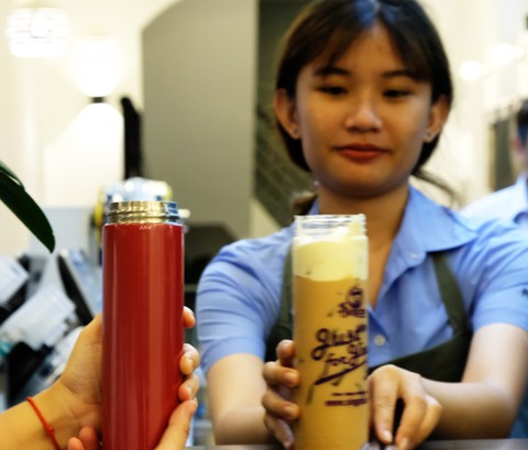 Đừng chờ tới Giờ Trái Đất mới tắt đèn - Ảnh 2. Đừng chờ tới Giờ Trái Đất mới tắt đèn - Ảnh 2.