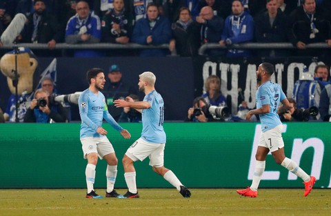 10 cầu thủ M.C lội ngược dòng thắng nghẹt thở Schalke - Ảnh 1. 10 cầu thủ M.C lội ngược dòng thắng nghẹt thở Schalke - Ảnh 1.