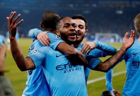 10 cầu thủ M.C lội ngược dòng thắng nghẹt thở Schalke - Ảnh 3. 10 cầu thủ M.C lội ngược dòng thắng nghẹt thở Schalke - Ảnh 3.