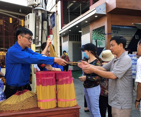Nhiều chùa không có cảnh biến tướng - Ảnh 3. Nhiều chùa không có cảnh biến tướng - Ảnh 3.