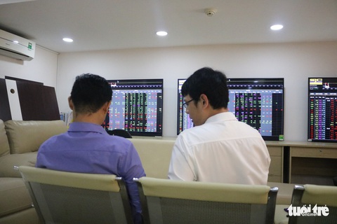 Chứng khoán hưng phấn, khối ngoại mua ròng 2.400 tỉ sau tết - Ảnh 1. Chứng khoán hưng phấn, khối ngoại mua ròng 2.400 tỉ sau tết - Ảnh 1.