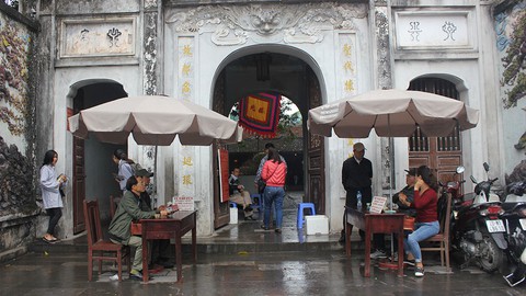 Thu phí tham quan đền, chùa để bảo tồn di tích - Ảnh 1. Thu phí tham quan đền, chùa để bảo tồn di tích - Ảnh 1.