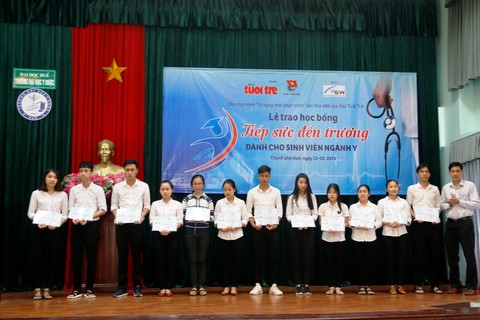Tiếp sức cho những giấc mơ blouse trắng - Ảnh 5. Tiếp sức cho những giấc mơ blouse trắng - Ảnh 5.