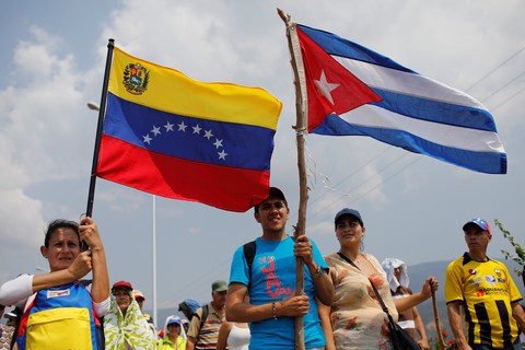 Venezuela đóng cửa một phần biên giới, chặn hàng cứu trợ của Mỹ - Ảnh 1. Venezuela đóng cửa một phần biên giới, chặn hàng cứu trợ của Mỹ - Ảnh 1.