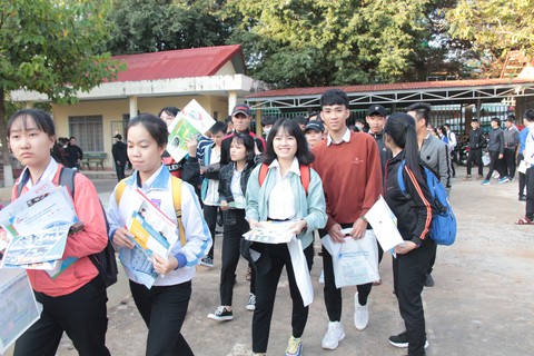 Bắt đầu tư vấn tuyển sinh hướng nghiệp tại Đắk Lắk - Ảnh 1. Bắt đầu tư vấn tuyển sinh hướng nghiệp tại Đắk Lắk - Ảnh 1.