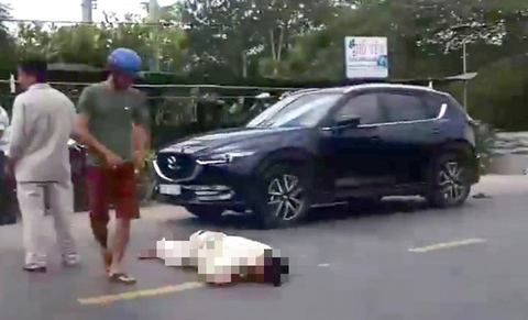 Tai nạn liên hoàn trên quốc lộ 62, nhiều người nhập viện - Ảnh 2. Tai nạn liên hoàn trên quốc lộ 62, nhiều người nhập viện - Ảnh 2.