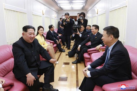 Bên trong đoàn tàu bọc thép của ông Kim Jong Un - Ảnh 2. Bên trong đoàn tàu bọc thép của ông Kim Jong Un - Ảnh 2.