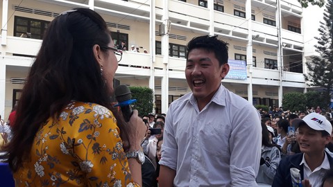 5.000 học sinh rộn ràng trong ngày tư vấn tuyển sinh tại Khánh Hòa - Ảnh 6. 5.000 học sinh rộn ràng trong ngày tư vấn tuyển sinh tại Khánh Hòa - Ảnh 6.