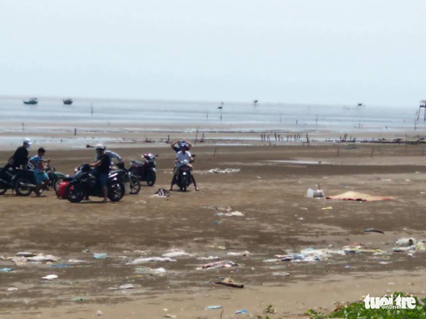 Phát hiện xác chết mất đầu đang phân hủy ở biển Gò Công - Ảnh 1. Phát hiện xác chết mất đầu đang phân hủy ở biển Gò Công - Ảnh 1.