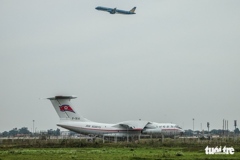 Cận cảnh ngựa thồ Il-76 của phái đoàn Triều Tiên - Ảnh 9.
