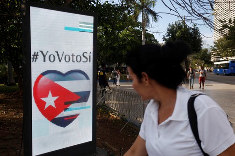 75% người dân Cuba bỏ phiếu thông qua dự thảo hiến pháp mới - Ảnh 2. 75% người dân Cuba bỏ phiếu thông qua dự thảo hiến pháp mới - Ảnh 2.