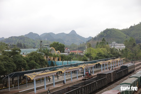 Chó nghiệp vụ, kiểm soát quân sự phong tỏa ga Đồng Đăng - Ảnh 3. Chó nghiệp vụ, kiểm soát quân sự phong tỏa ga Đồng Đăng - Ảnh 3.