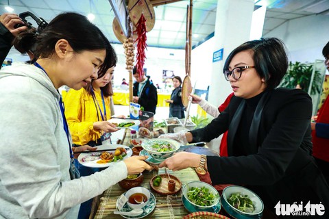 Việt Nam mở đại yến 40 món đãi 3.500 nhà báo - Ảnh 8. Việt Nam mở đại yến 40 món đãi 3.500 nhà báo - Ảnh 8.
