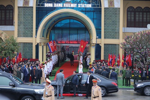 Tàu bọc thép chở Chủ tịch Kim Jong Un đã vào đất Việt Nam - Ảnh 2. Tàu bọc thép chở Chủ tịch Kim Jong Un đã vào đất Việt Nam - Ảnh 2.