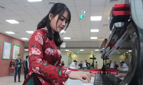 Tiếng dương cầm ở Bệnh viện 108 - Ảnh 1. Tiếng dương cầm ở Bệnh viện 108 - Ảnh 1.