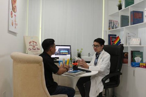 Xuất tinh ra máu có nguy hiểm không? - Ảnh 1. Xuất tinh ra máu có nguy hiểm không? - Ảnh 1.