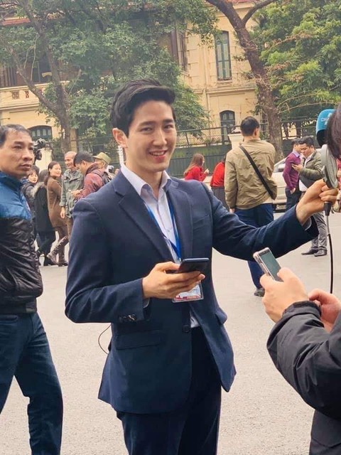 Sốt với thần thái phóng viên Hàn đưa tin thượng đỉnh Mỹ - Triều - Ảnh 3. Sốt với thần thái phóng viên Hàn đưa tin thượng đỉnh Mỹ - Triều - Ảnh 3.