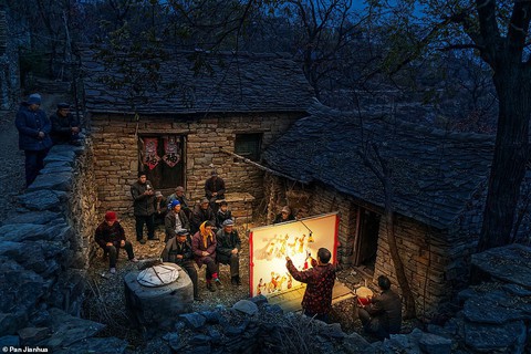Việt Nam thắng chung cuộc Sony World Photography Awards 2019 - Ảnh 3. Việt Nam thắng chung cuộc Sony World Photography Awards 2019 - Ảnh 3.