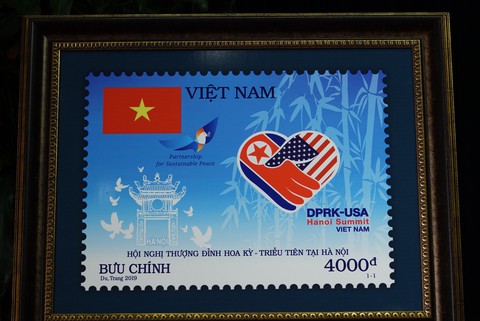 Việt Nam ra mắt bộ tem kỷ niệm thượng đỉnh Mỹ - Triều - Ảnh 2. Việt Nam ra mắt bộ tem kỷ niệm thượng đỉnh Mỹ - Triều - Ảnh 2.