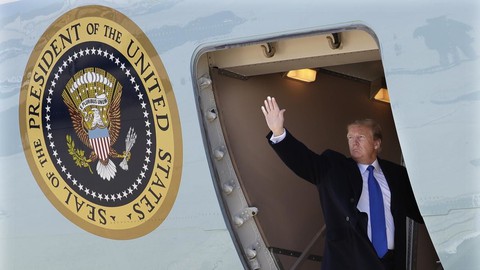 Từ Air Force One: Ông Trump mong chờ một thượng đỉnh hiệu quả - Ảnh 1. Từ Air Force One: Ông Trump mong chờ một thượng đỉnh hiệu quả - Ảnh 1.