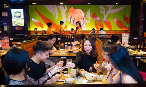 Cạnh tranh nghẹt thở, trung tâm mua sắm tăng ứng dụng công nghệ - Ảnh 1. Cạnh tranh nghẹt thở, trung tâm mua sắm tăng ứng dụng công nghệ - Ảnh 1.