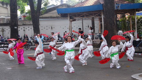 Thi ảnh Mùa yêu thương: Buổi sáng Sài Gòn - Ảnh 1. Thi ảnh Mùa yêu thương: Buổi sáng Sài Gòn - Ảnh 1.