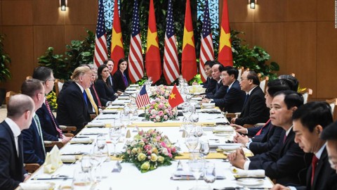Thủ tướng Nguyễn Xuân Phúc thết Tổng thống Trump món chả giò tôm thịt - Ảnh 1. Thủ tướng Nguyễn Xuân Phúc thết Tổng thống Trump món chả giò tôm thịt - Ảnh 1.