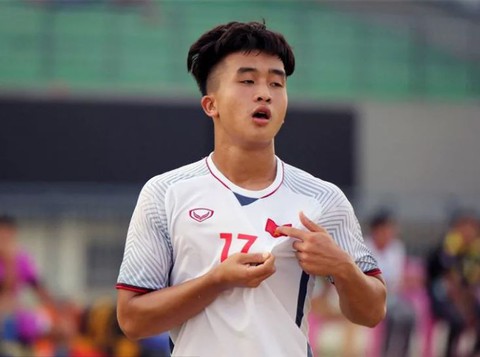 Danh Trung được chọn vào tốp 5 cầu thủ hay nhất Giải U22 Đông Nam Á 2019 - Ảnh 1. Danh Trung được chọn vào tốp 5 cầu thủ hay nhất Giải U22 Đông Nam Á 2019 - Ảnh 1.