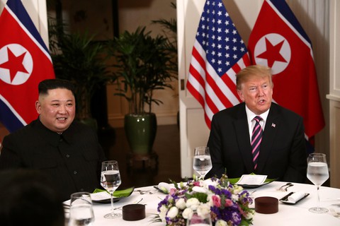 Ông Trump viết Twitter: Bữa tối tuyệt vời cùng ông Kim Jong Un ở Hà Nội - Ảnh 1. Ông Trump viết Twitter: Bữa tối tuyệt vời cùng ông Kim Jong Un ở Hà Nội - Ảnh 1.
