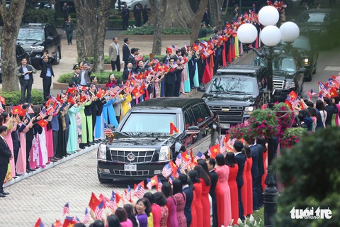 Thủ tướng Nguyễn Xuân Phúc hội kiến Tổng thống Trump - Ảnh 3. Thủ tướng Nguyễn Xuân Phúc hội kiến Tổng thống Trump - Ảnh 3.