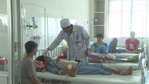 Cứu sống bệnh nhân bị vỡ cả gan và lá lách - Ảnh 1. Cứu sống bệnh nhân bị vỡ cả gan và lá lách - Ảnh 1.