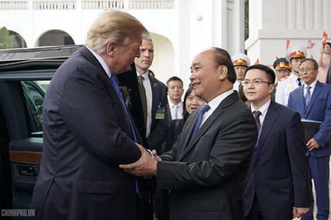 Thủ tướng Nguyễn Xuân Phúc hội kiến Tổng thống Trump - Ảnh 4. Thủ tướng Nguyễn Xuân Phúc hội kiến Tổng thống Trump - Ảnh 4.