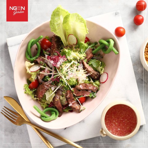 Đoàn Triều Tiên đi ăn nem rán, bánh xèo... ở Hà Nội - Ảnh 7. Đoàn Triều Tiên đi ăn nem rán, bánh xèo... ở Hà Nội - Ảnh 7.
