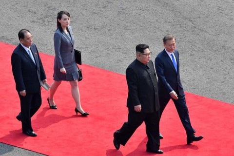 Bí ẩn cô em gái của ông Kim Jong Un - Ảnh 7. Bí ẩn cô em gái của ông Kim Jong Un - Ảnh 7.