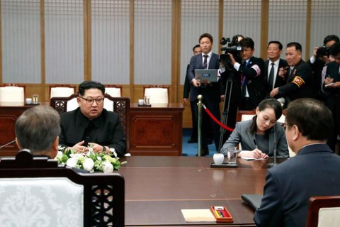 Bí ẩn cô em gái của ông Kim Jong Un - Ảnh 8. Bí ẩn cô em gái của ông Kim Jong Un - Ảnh 8.