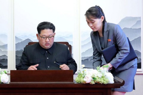 Bí ẩn cô em gái của ông Kim Jong Un - Ảnh 9. Bí ẩn cô em gái của ông Kim Jong Un - Ảnh 9.