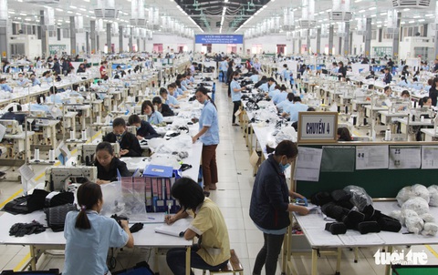 Sau đối thoại, hơn 3.000 công nhân may quay lại làm việc - Ảnh 1. Sau đối thoại, hơn 3.000 công nhân may quay lại làm việc - Ảnh 1.
