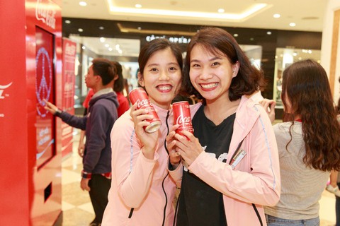 Coca-Cola nói gì về mẫu lon đặc biệt dịp thượng đỉnh Mỹ - Triều? - Ảnh 3. Coca-Cola nói gì về mẫu lon đặc biệt dịp thượng đỉnh Mỹ - Triều? - Ảnh 3.