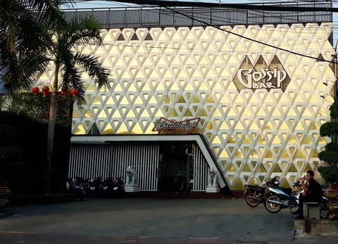 Kiểm tra quán bar lớn nhất Cà Mau, phát hiện 95 người dương tính với ma túy - Ảnh 1. Kiểm tra quán bar lớn nhất Cà Mau, phát hiện 95 người dương tính với ma túy - Ảnh 1.