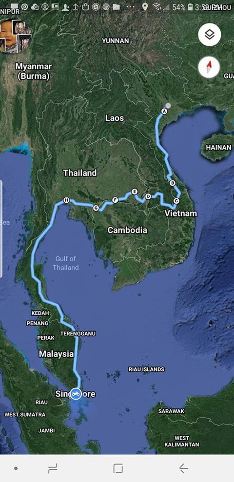 Người Việt đầu tiên chạy 4.500km từ Hà Nội đến Singapore - Ảnh 2. Người Việt đầu tiên chạy 4.500km từ Hà Nội đến Singapore - Ảnh 2.