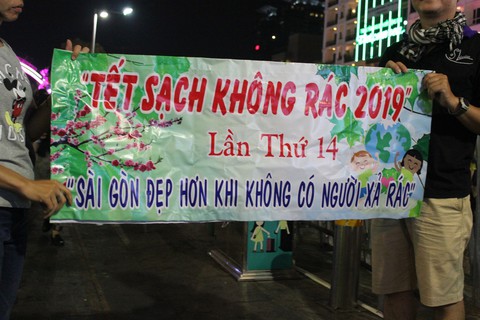 Băngrôn dễ thương nhất đường hoa Nguyễn Huệ 14 cái tết... - Ảnh 8. Băngrôn dễ thương nhất đường hoa Nguyễn Huệ 14 cái tết... - Ảnh 8.