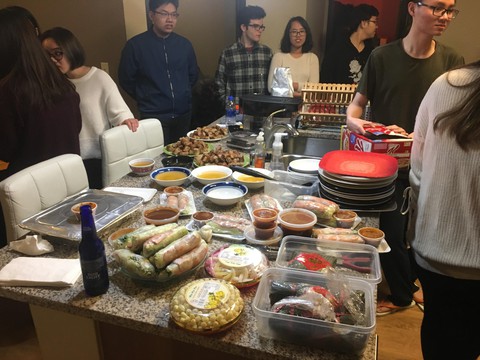 Du học sinh Mỹ, Canada giữa giá rét kỉ lục vẫn ấm nồng Tết Việt - Ảnh 4. Du học sinh Mỹ, Canada giữa giá rét kỉ lục vẫn ấm nồng Tết Việt - Ảnh 4.