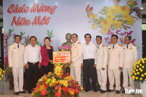 Chủ tịch Quốc hội thăm, tặng quà Tết tại tỉnh Tiền Giang - Ảnh 1. Chủ tịch Quốc hội thăm, tặng quà Tết tại tỉnh Tiền Giang - Ảnh 1.