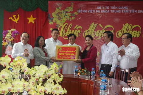 Chủ tịch Quốc hội thăm, tặng quà Tết tại tỉnh Tiền Giang - Ảnh 2. Chủ tịch Quốc hội thăm, tặng quà Tết tại tỉnh Tiền Giang - Ảnh 2.