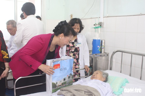 Chủ tịch Quốc hội thăm, tặng quà Tết tại tỉnh Tiền Giang - Ảnh 3. Chủ tịch Quốc hội thăm, tặng quà Tết tại tỉnh Tiền Giang - Ảnh 3.